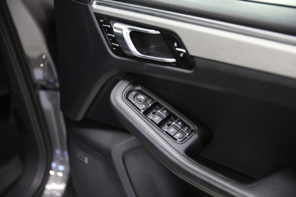 2015 Porsche Macan Turbo 3.6T