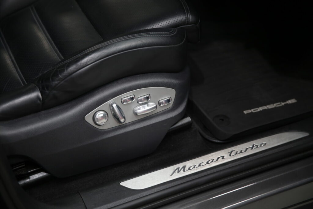 2015 Porsche Macan Turbo 3.6T