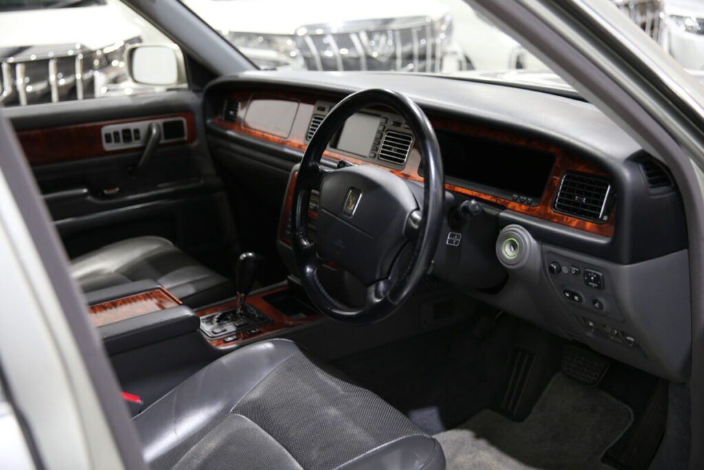 2006 Toyota Century V12