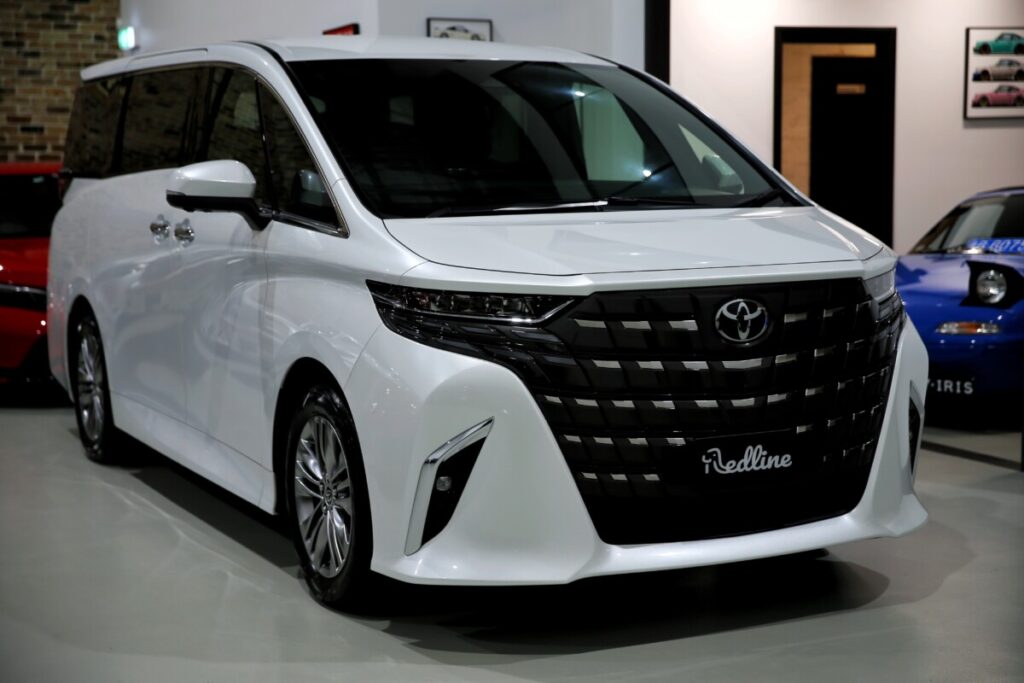 2023 Toyota Alphard 2.5L Hybrid