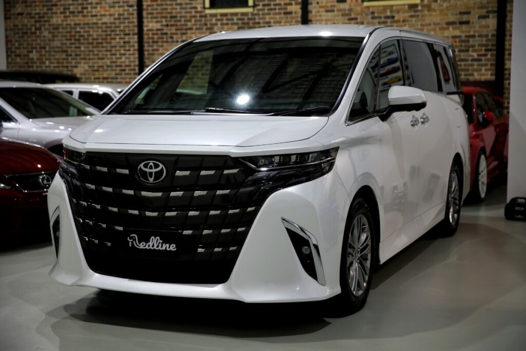 2023 Toyota Alphard 2.5L Hybrid