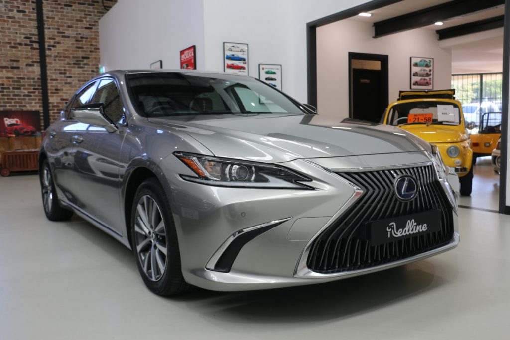 2019 Lexus ES300h Luxury