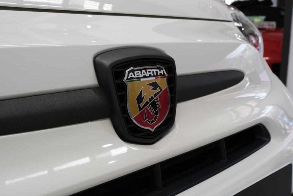 2023 Abarth 695 Competizione